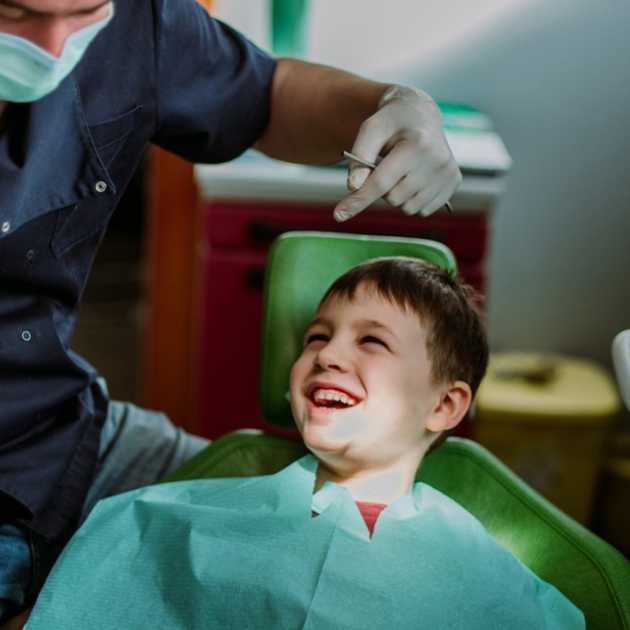 أعراض نمو الضروس عند الأطفال و4 طرق لتخفيف الألم 2 الضروس