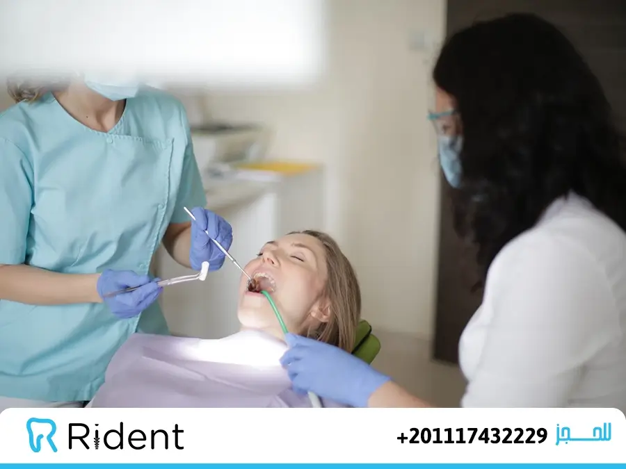 تسوس الاسنان الامامية